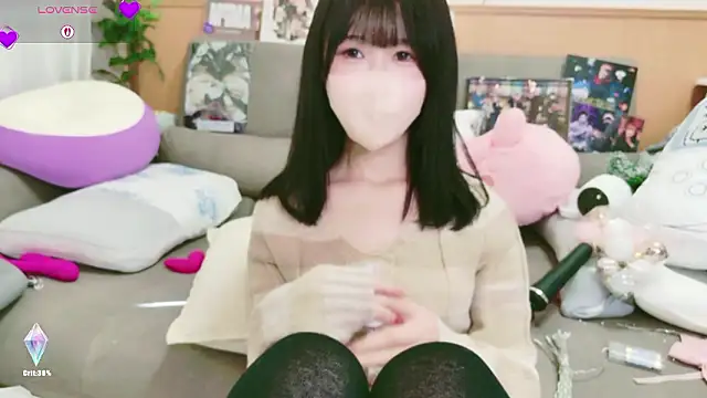 Conatsu online show from 11/29/25, 04:15