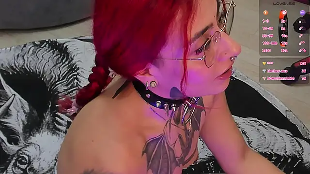 selene red  online show from 02/08/25, 09:46