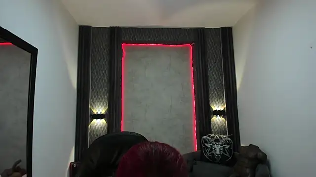 selene red  online show from 02/11/25, 01:30