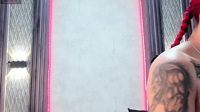 selene red  online show from 03/15/25, 10:35