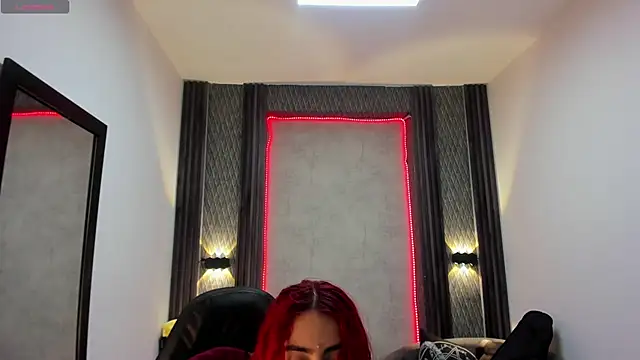 selene red  online show from 03/21/25, 12:39