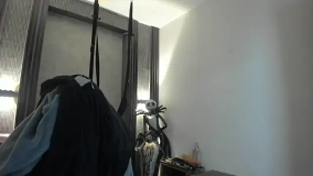 selene red  online show from 12/17/25, 03:51