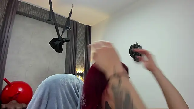 selene red  online show from 02/09/26, 01:31