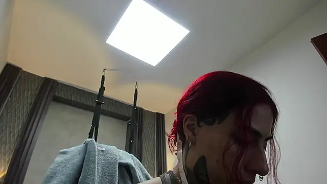 selene red  online show from 04/26/26, 01:47