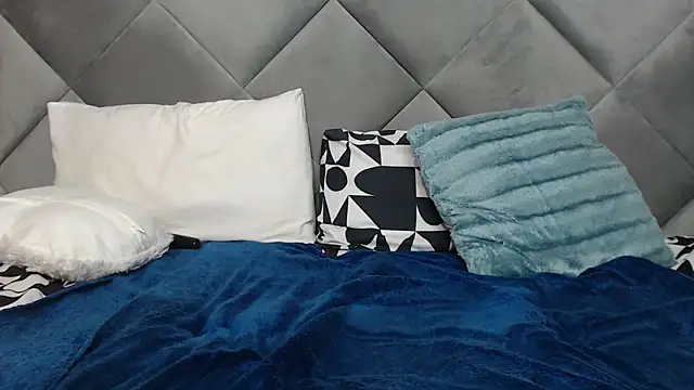 Snapshot of LOYAL_SASHA chatting on 03/03/25, 08:00 LOYAL SASHA online show from 03/03/25, 08:00