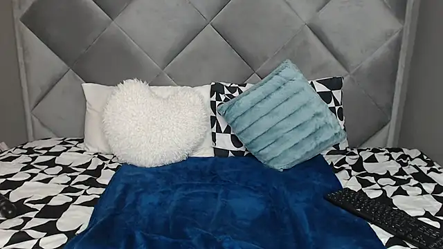 Snapshot of LOYAL_SASHA chatting on 03/04/25, 02:21 LOYAL SASHA online show from 03/04/25, 02:21