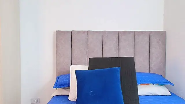 karina lewis  online show from 01/24/25, 03:22