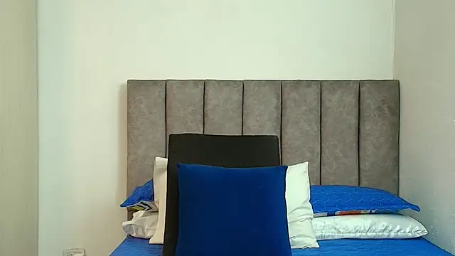 karina lewis  online show from 11/17/25, 03:56