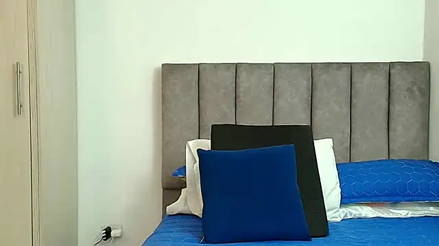 karina lewis  online show from 11/25/25, 04:12