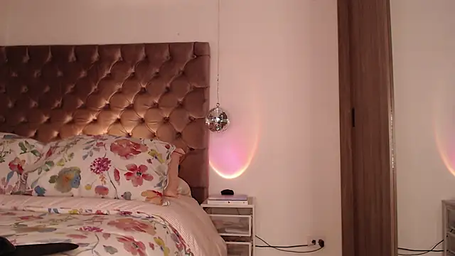 Roussmariehenao online show from 02/21/26, 02:56