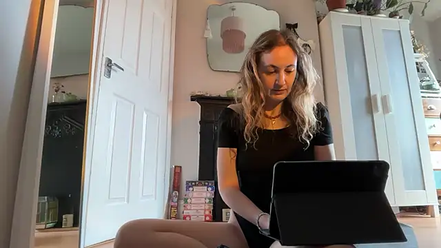 Littlelolo60 online show from 09/14/25, 08:57