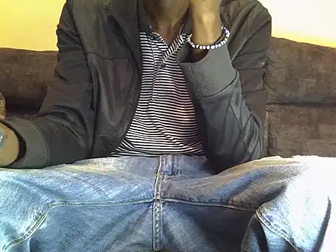 Snapshot of Delicious-D chatting on 02/14/25, 07:23 Delicious-D online show from 02/14/25, 07:23