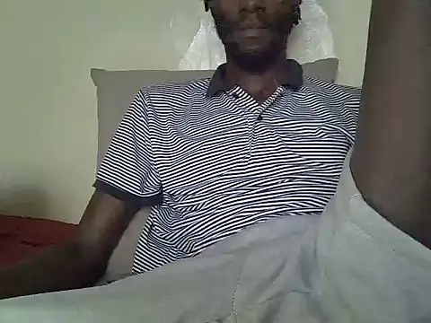 Snapshot of Delicious-D chatting on 02/15/25, 10:33 Delicious-D online show from 02/15/25, 10:33