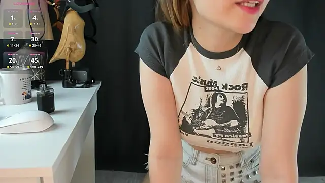 Kelly  bon online show from 02/28/25, 01:14