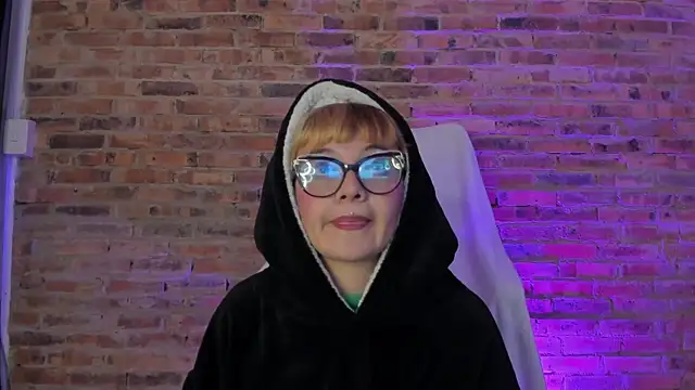 Snapshot of Sweet_Namii chatting on 01/24/25, 05:31 Sweet Namii online show from 01/24/25, 05:31