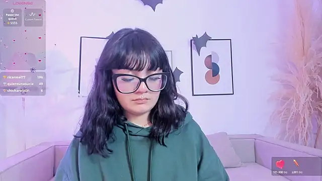 Snapshot of Sweet_Namii chatting on 10/21/25, 08:31 Sweet Namii online show from 10/21/25, 08:31