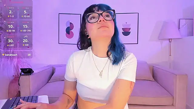 Snapshot of Sweet_Namii chatting on 11/08/25, 06:18 Sweet Namii online show from 11/08/25, 06:18