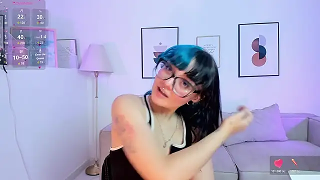 Snapshot of Sweet_Namii chatting on 11/17/25, 08:36 Sweet Namii online show from 11/17/25, 08:36