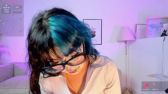 Snapshot of Sweet_Namii chatting on 11/18/25, 08:02 Sweet Namii online show from 11/18/25, 08:02