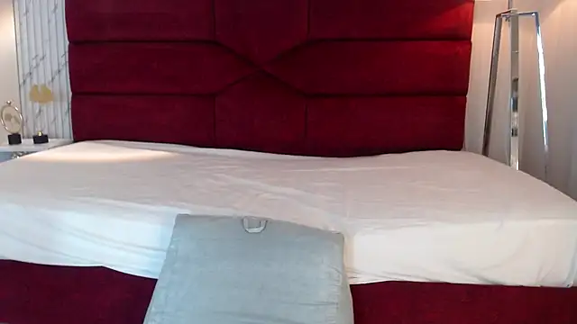 sara saenz99 online show from 02/06/25, 07:40