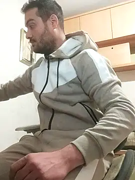 skrigul12 online show from 02/09/26, 02:04