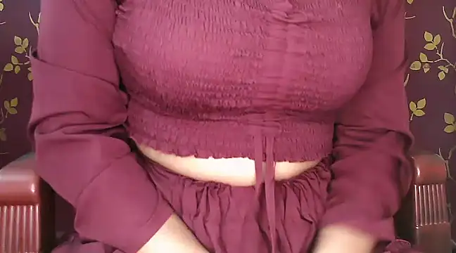 Snapshot of VR_here_4U chatting on 12/28/24, 03:26 VR here 4U online show from 12/28/24, 03:26