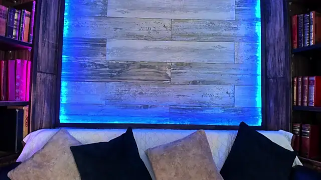 Snapshot of MikeEstevess chatting on 01/25/25, 11:43 MikeEstevess online show from 01/25/25, 11:43