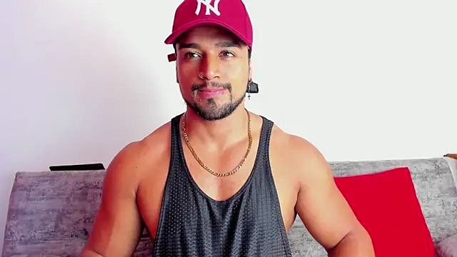 Snapshot of MikeEstevess chatting on 02/09/25, 11:04 MikeEstevess online show from 02/09/25, 11:04