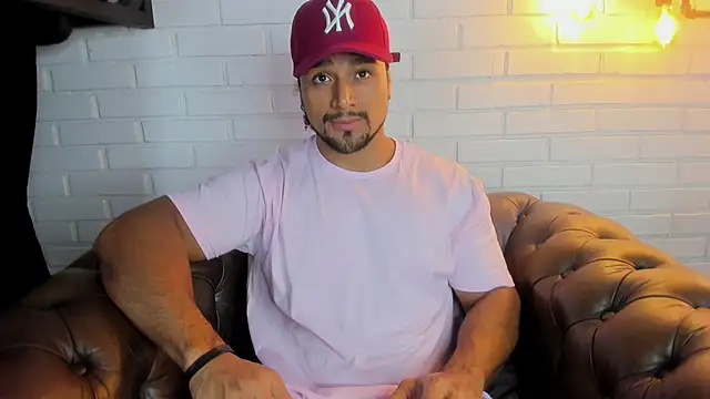 Snapshot of MikeEstevess chatting on 02/27/25, 03:14 MikeEstevess online show from 02/27/25, 03:14