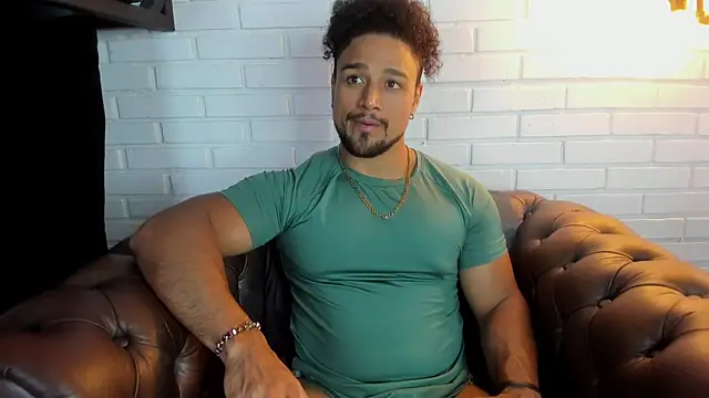 Snapshot of MikeEstevess chatting on 03/09/25, 09:46 MikeEstevess online show from 03/09/25, 09:46