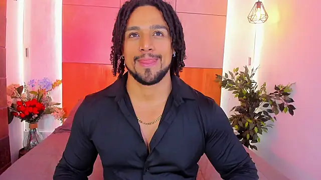 Snapshot of MikeEstevess chatting on 03/22/25, 01:52 MikeEstevess online show from 03/22/25, 01:52