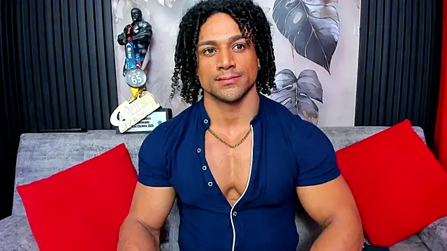 Snapshot of MikeEstevess chatting on 09/15/25, 05:57 MikeEstevess online show from 09/15/25, 05:57