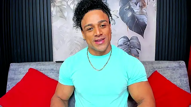 Snapshot of MikeEstevess chatting on 09/18/25, 06:04 MikeEstevess online show from 09/18/25, 06:04