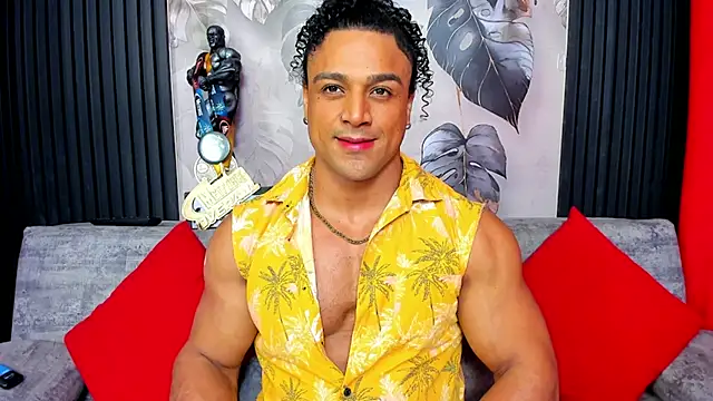 Snapshot of MikeEstevess chatting on 11/11/25, 08:25 MikeEstevess online show from 11/11/25, 08:25