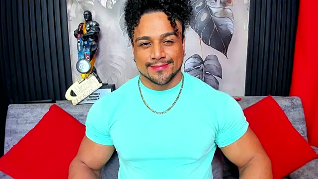 Snapshot of MikeEstevess chatting on 12/18/25, 07:36 MikeEstevess online show from 12/18/25, 07:36