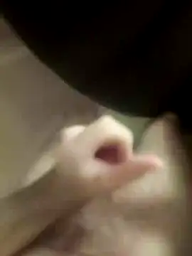 Snapshot of hungandnerdy420 chatting on 09/15/25, 07:47 hungandnerdy420 online show from 09/15/25, 07:47