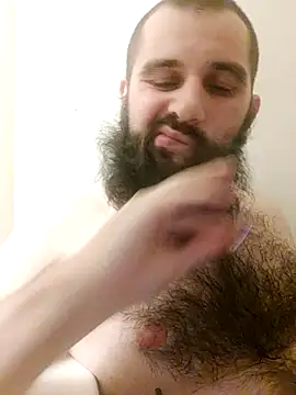 Snapshot of hungandnerdy420 chatting on 01/15/26, 08:19 hungandnerdy420 online show from 01/15/26, 08:19