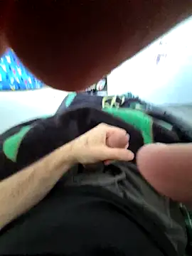 Snapshot of hungandnerdy420 chatting on 02/26/26, 07:35 hungandnerdy420 online show from 02/26/26, 07:35