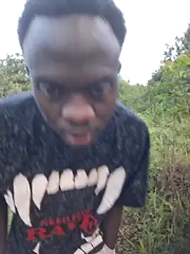 demo2004 online show from 11/18/25, 03:49