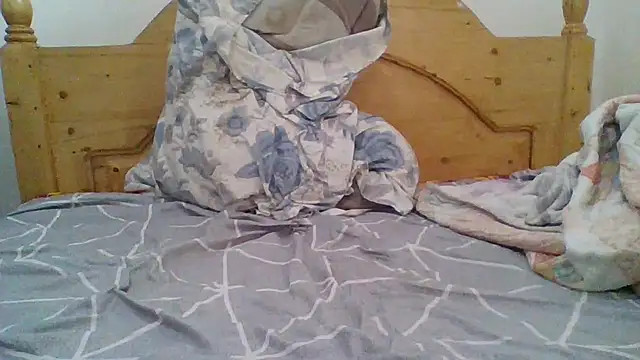 demo2004 online show from 04/18/26, 12:09