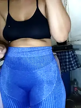 Snapshot of Andreita_95 chatting on 02/17/25, 11:53 Andreita 95 online show from 02/17/25, 11:53
