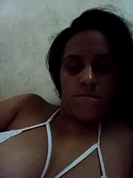 Snapshot of Andreita_95 chatting on 03/09/25, 02:32 Andreita 95 online show from 03/09/25, 02:32