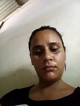 Snapshot of Andreita_95 chatting on 10/12/25, 01:54 Andreita 95 online show from 10/12/25, 01:54
