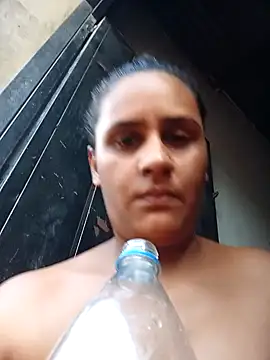 Snapshot of Andreita_95 chatting on 11/03/25, 09:48 Andreita 95 online show from 11/03/25, 09:48