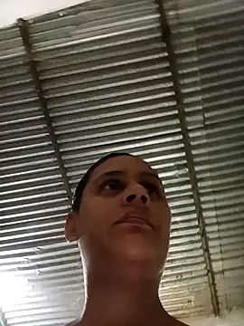 Snapshot of Andreita_95 chatting on 11/06/25, 11:37 Andreita 95 online show from 11/06/25, 11:37