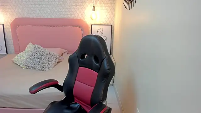 Kittytimberlake online show from 11/26/25, 12:28