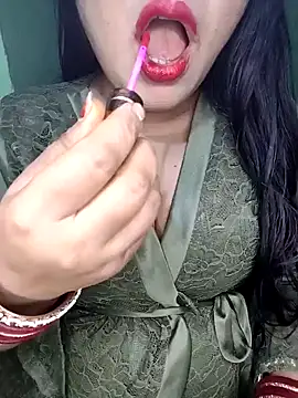 Snapshot of Pratibha_ji chatting on 01/11/25, 04:25 Pratibha ji online show from 01/11/25, 04:25