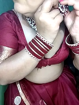 Snapshot of Pratibha_ji chatting on 02/15/25, 07:06 Pratibha ji online show from 02/15/25, 07:06