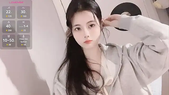 Qedgjwyz1 online show from 02/09/25, 03:43