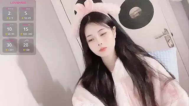 Qedgjwyz1 online show from 02/09/25, 01:56